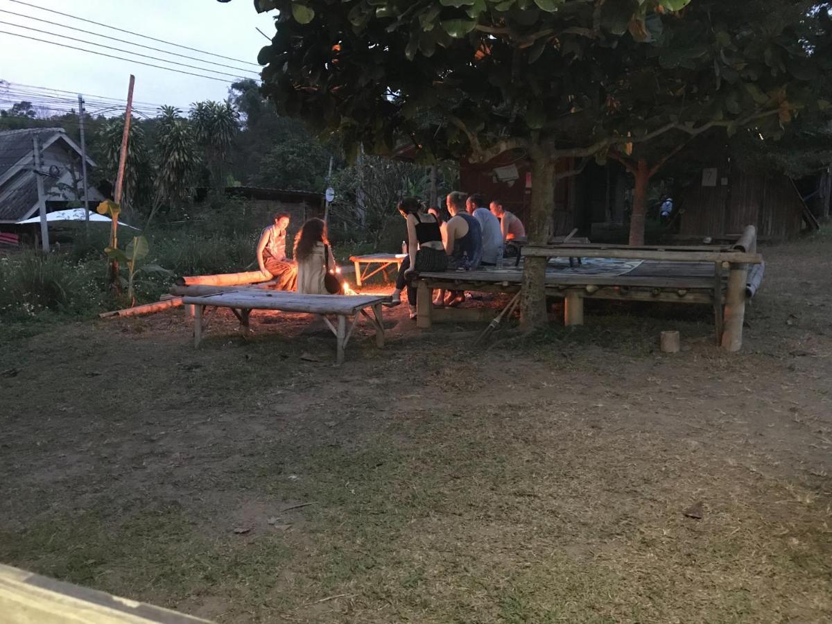 Sleepy Hut Pai Hotel Exterior photo