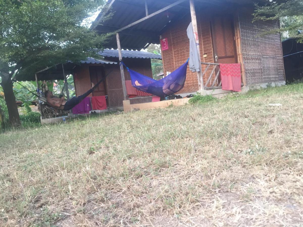 Sleepy Hut Pai Hotel Exterior photo